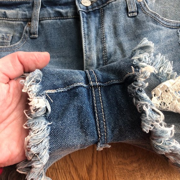 Mossimo Distressed High Rise Shorts Raw Hem Size 8 - Picture 5 of 11